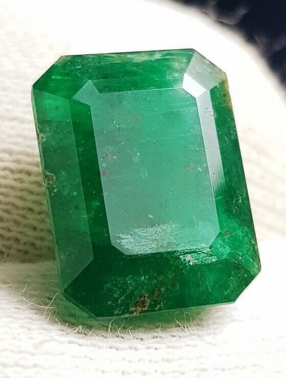  9 Cts Top Color Nice Cut Emerald Huge Size Gemstone From Swat Valley Pakistan