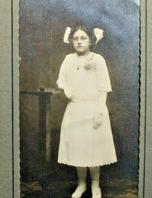 C.1920s. Adorable Young Woman. White Dress. Vintage Photograph.Trifold.