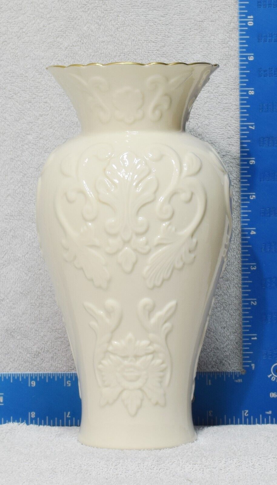 Vintage Lenox Georgian Floral Embossed 24K Gold Rimmed Flower Vase 9\