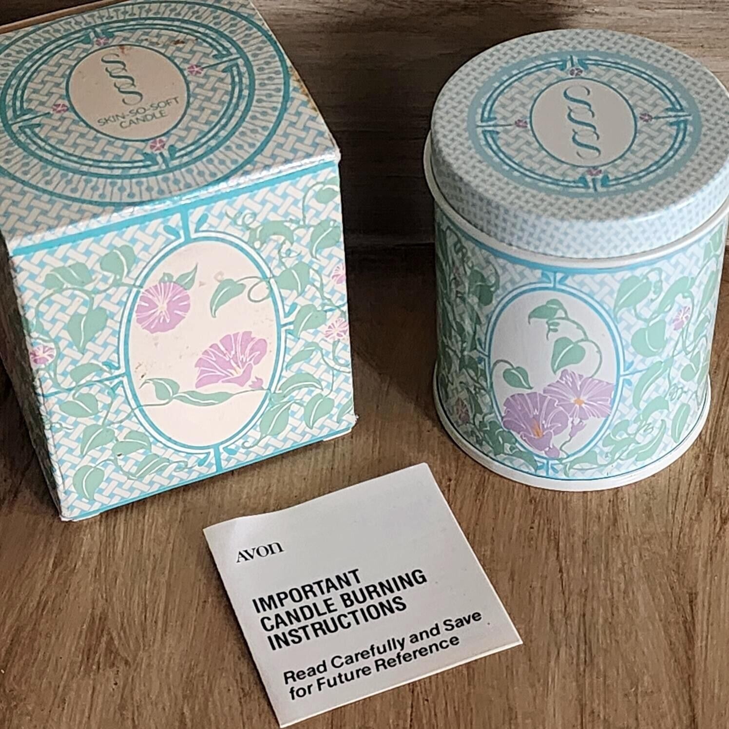 Vintage AVON SKIN-SO-SOFT Original Fragrance Candle In Tin In Box 1989 NOS