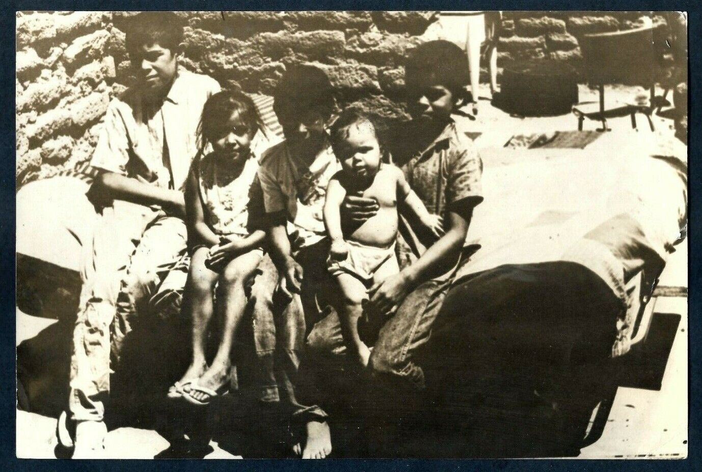LATIN AMERICAN POOR CHILDREN SOCIAL EXCLUSION 1940s VINTAGE ORIGINAL Photo Y 200