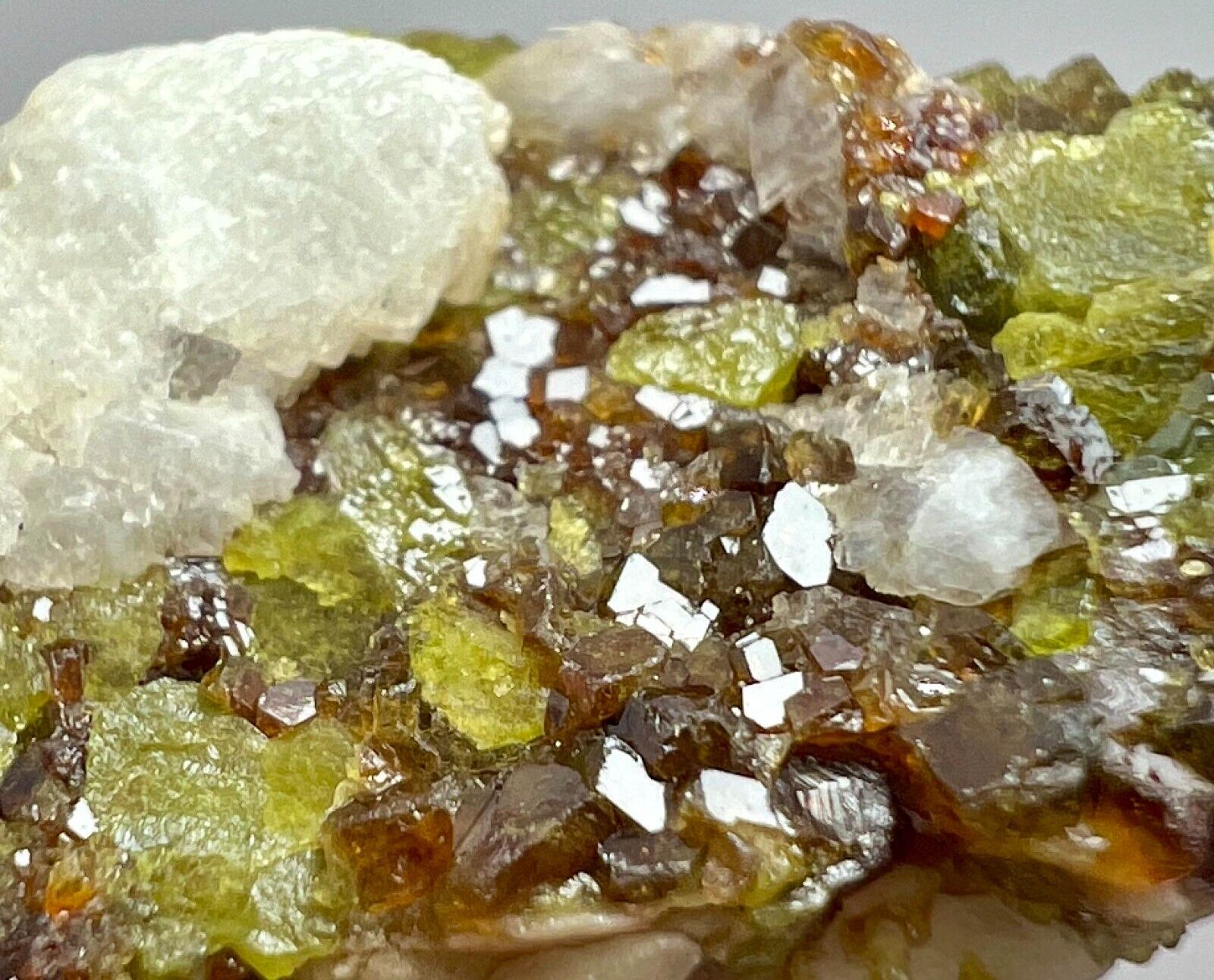 91 Ct Unusual Sphene Combined With Garnet Small Crystal Bunches On Feldspar @Pk
