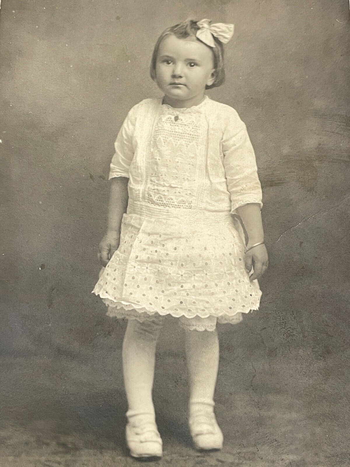H6 RPPC Photo Postcard Girl 1910-20's Portrait