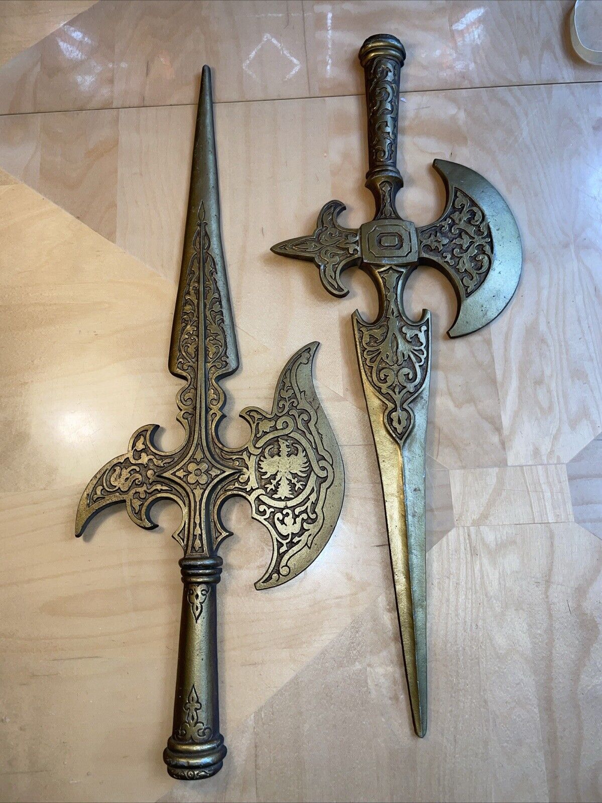 2 Rare Sexton USA Cast Aluminum Medieval Knights Swords Wall Hanging Vintage 70s