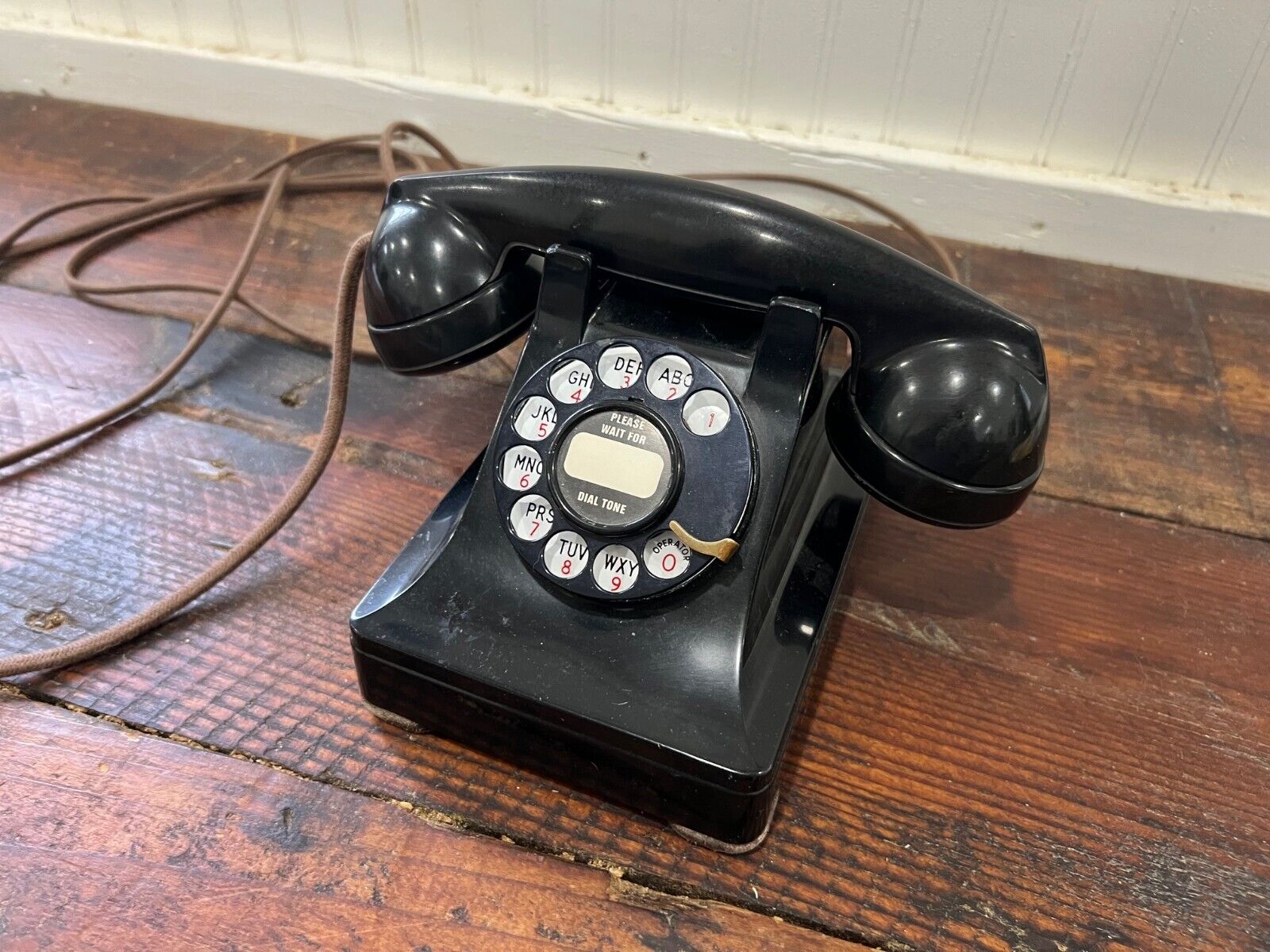1940\'S BELL SYSTEM ROTARY DESK PHONE REFURBISHED TO PLUG INTO LANDLINE