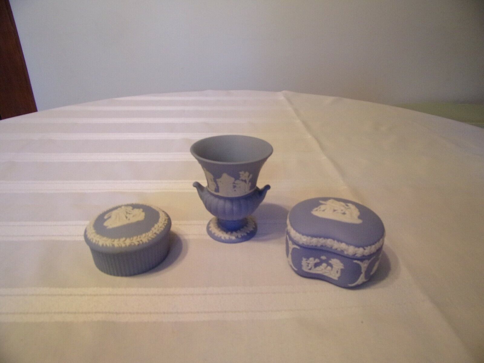 WEDGWOOD JASPERWARE THREE PIECES TWO SMALL RING BOXES ONE SMALL VASE