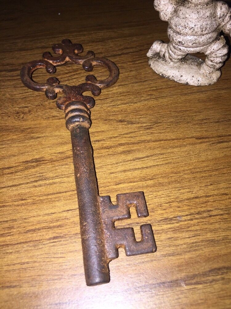 Victorian Door Key Cast Iron Metal Cathedral Castle Medieval Church Decor GIFT