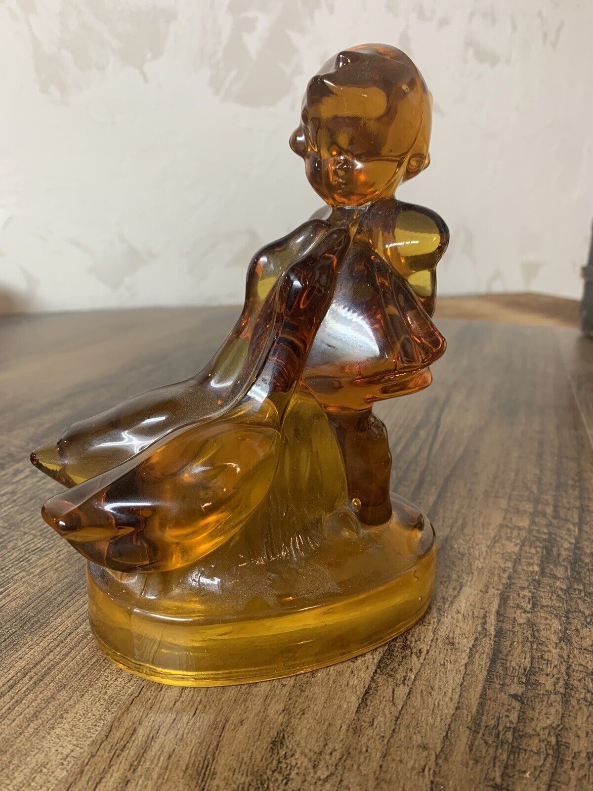 Vintage L.E. Smith Glass Amber Girl With Geese Figurine 6\