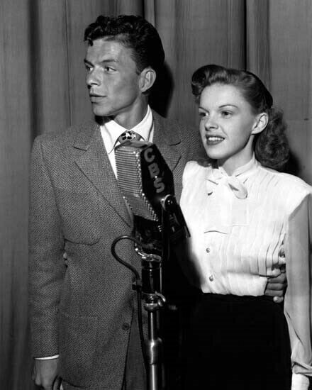 Frank Sinatra puts arm around Judy Garland CBS studio circa 1940's 11x17 Poster