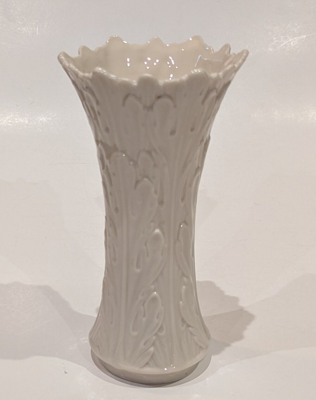 Lenox Woodland Collection, Ivory Porcelain Textured Vase, Scalloped Edge 8 1/2\