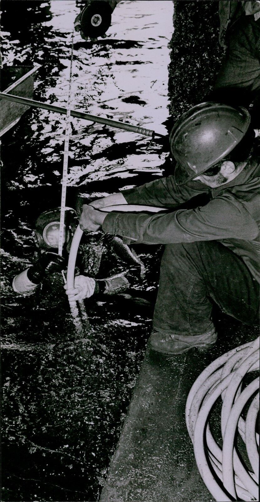 LG880 1971 Original Photo SCUBA DIVER SURFACING Underground Sewage Workers Crew