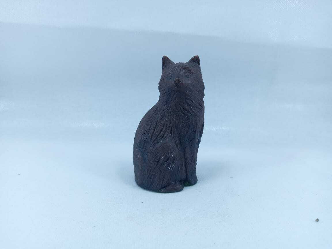 Vintage Kingmaker Cat Figurine Hand Made With Real Coal