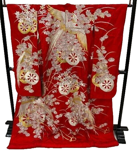 Japanese Kimono Uchikake Vintage Gorgeous wedding Red Gold Silver embroidery(u84