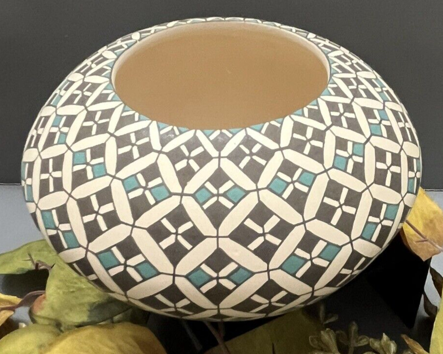 Mata Ortiz Pottery Juana Ledezma Paquime Geometric Bowl Olla Pot Mexico Ceramics