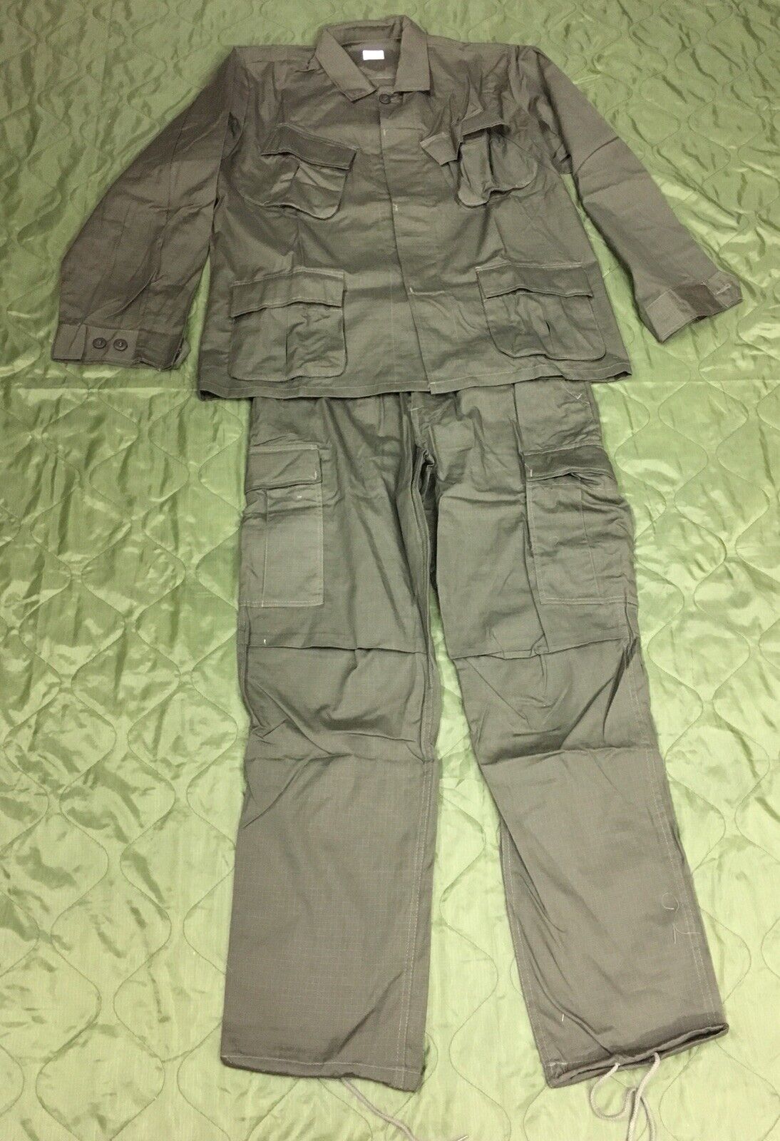 ( Medium) Vietnam  OD  Tropical Combat Uniform Set (Reproduction)
