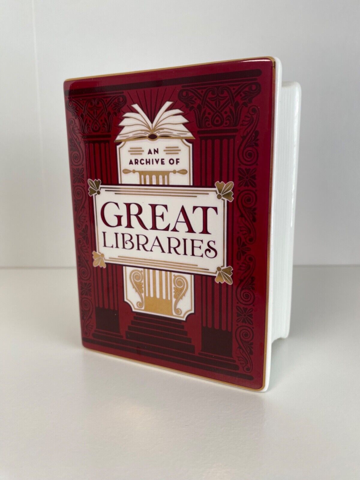 Illumicrate An Archive of Great Libraries Book Pot RED