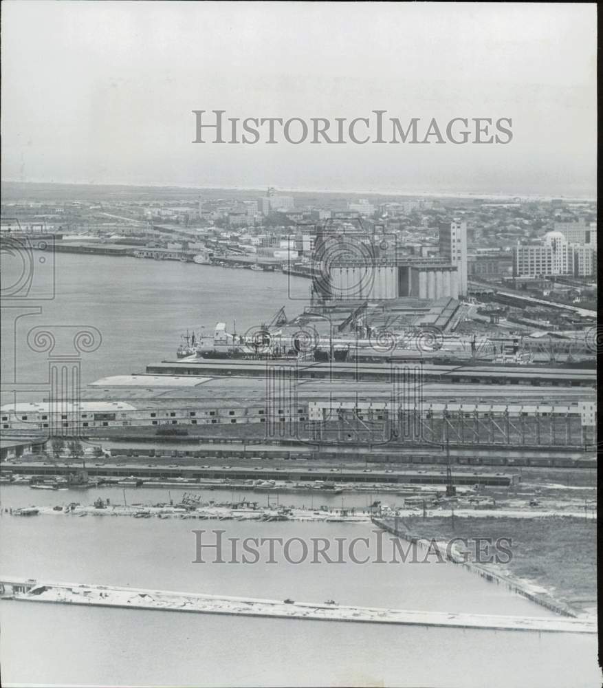 1957 Press Photo Aerial view of Galveston port, Texas - hpo00435