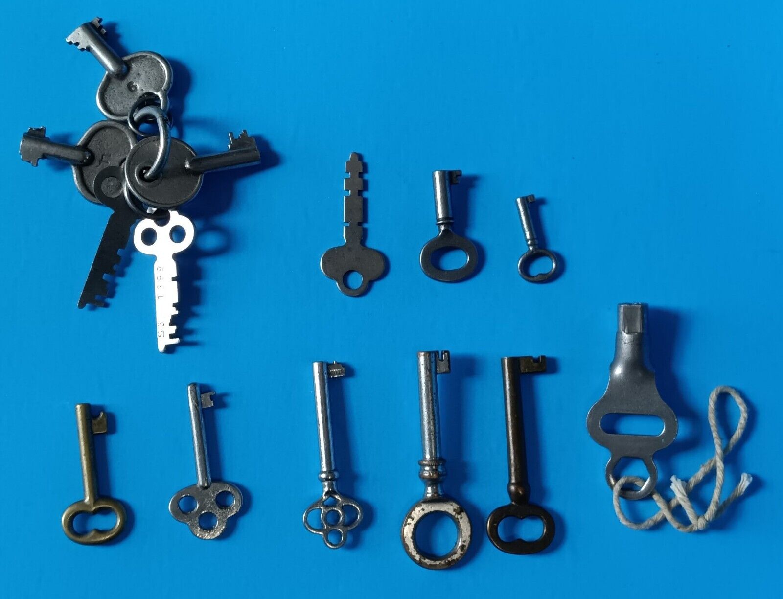 Lot of Skeleton Vintage Old Keys Different Styles Lock Key  14 Pcs