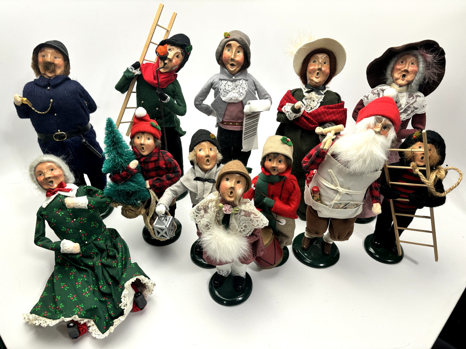 Byers Choice Vintage Lot Christmas Carolers with accessories Set of 12 1990's