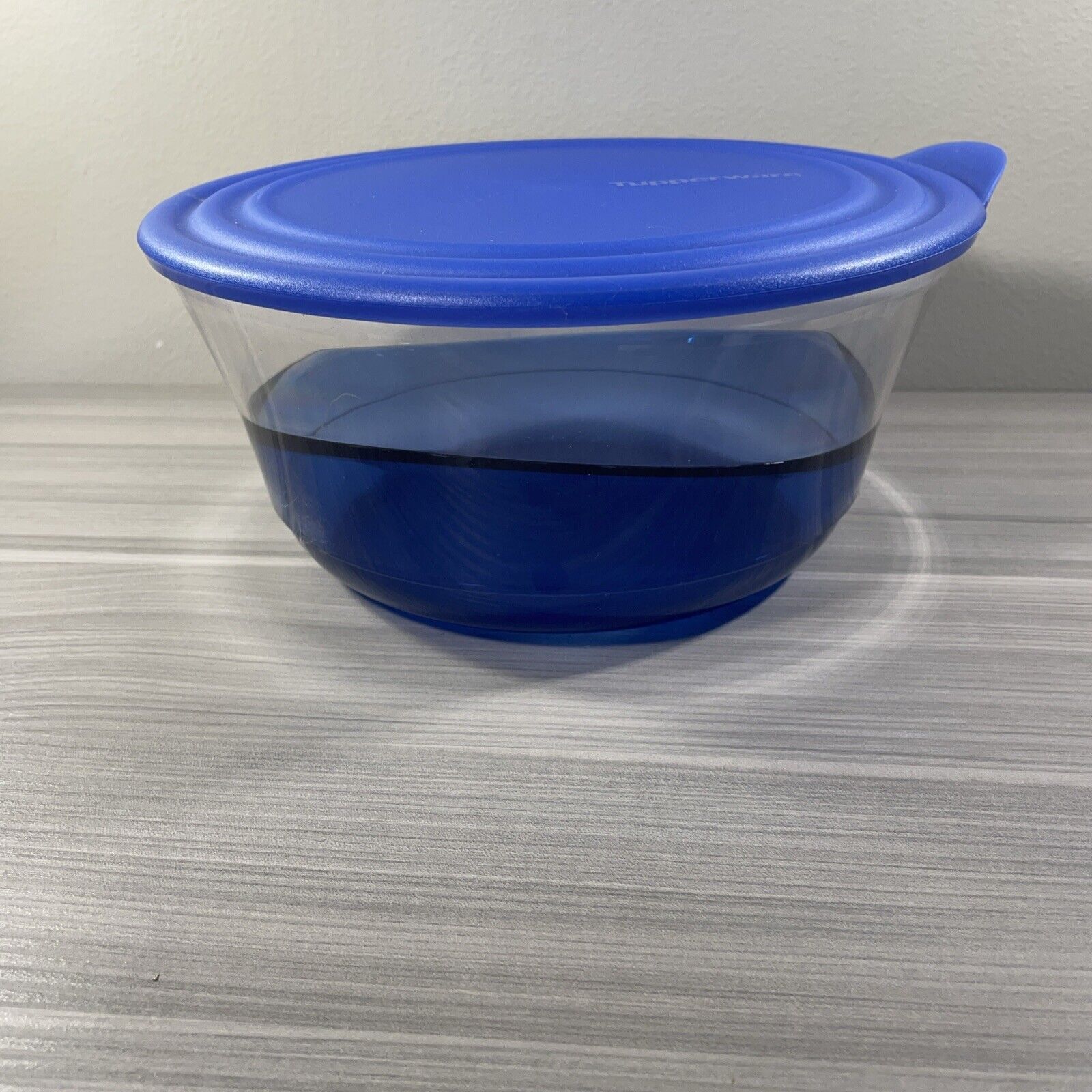 Tupperware Sheerly Elegant 2.3L Acrylic Serving Bowl w/ Seal Sapphire Blue New