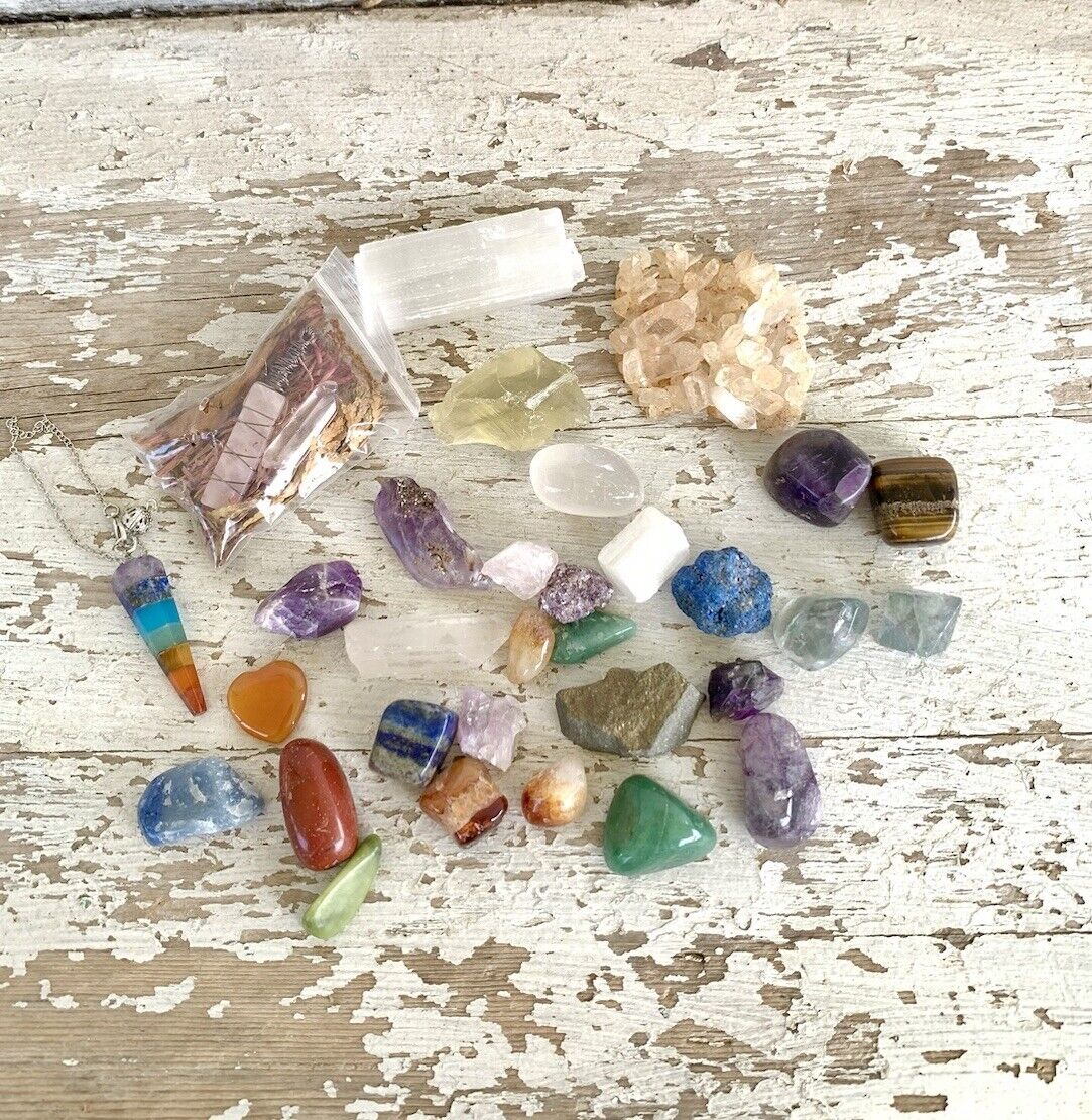 Mixed Variety Lot Of Crystals & Rocks In Good Pre-Owned Condition