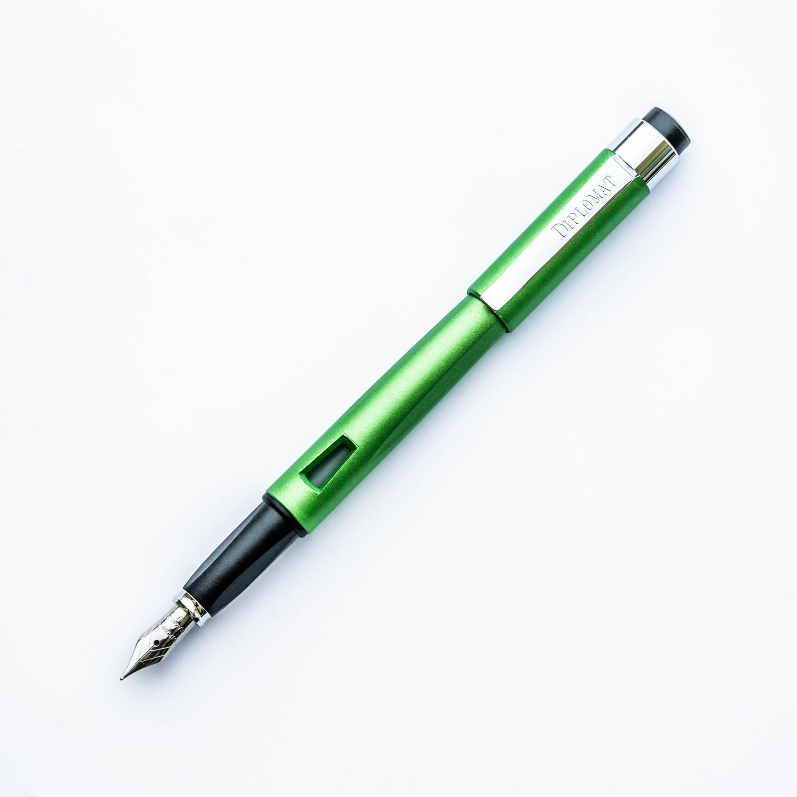 Diplomat Magnum Soft Touch Fountain Pen in Lime Green - Fine Point - NEW in box