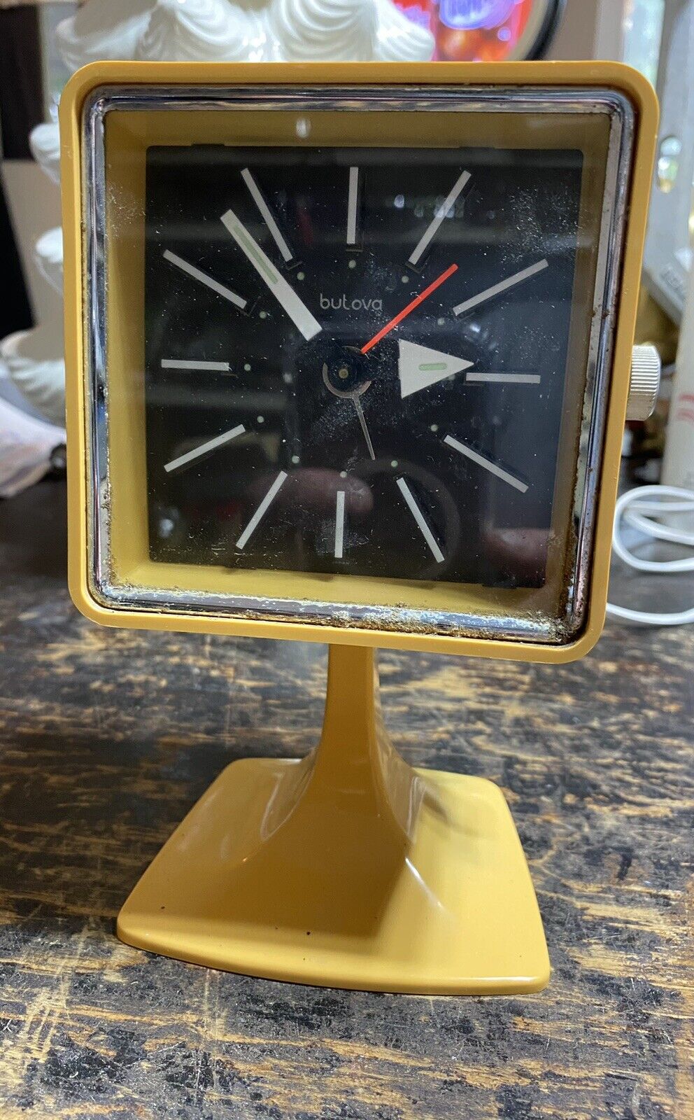 Vintage BULOVA  Mid Century Electronic Alarm Clock, Tulip Base Mid Century