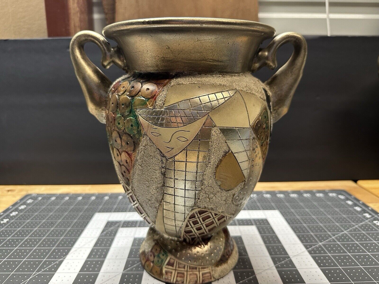Vintage Picasso Alexander Kalifano STYLE Abstract Decorative Art Gold Vase 1980s