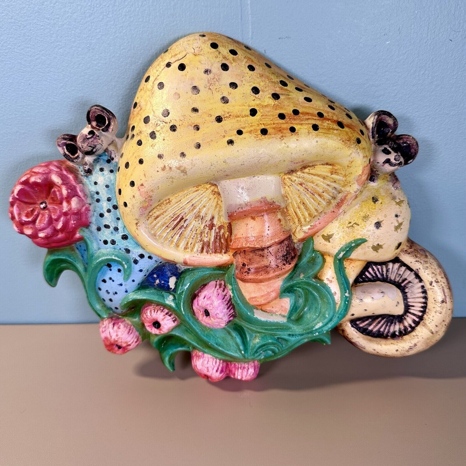 VTG Arnel’s 70s Ceramic Mushroom Toadstool Mouse 10” Wall Art Decor TLC See Desc