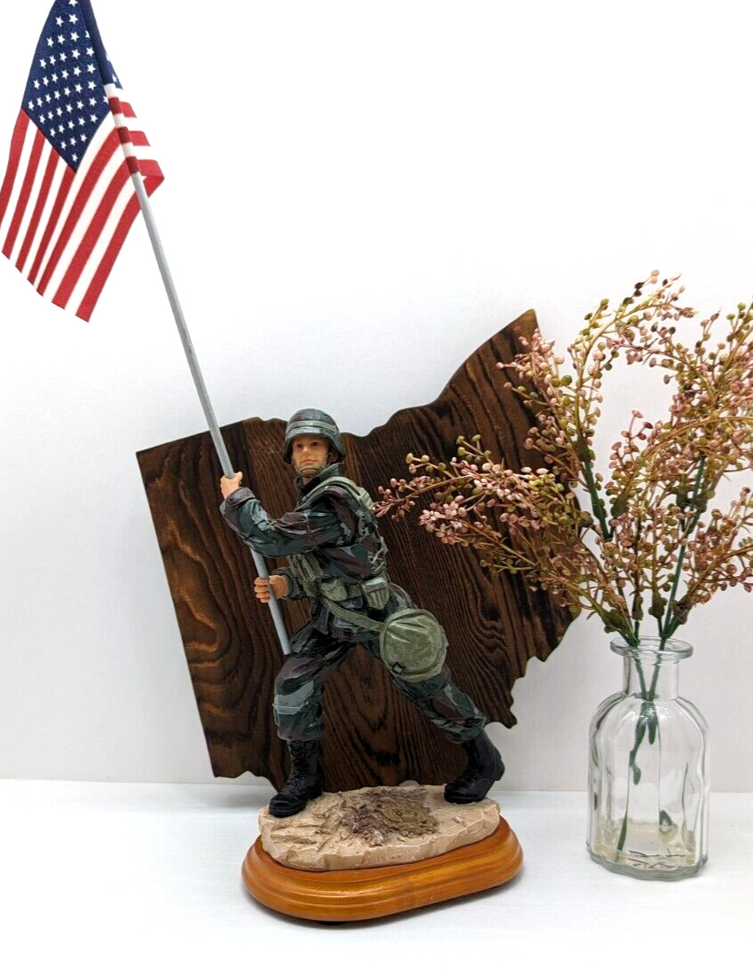 Vanmark American Heroes Figurine Army Flag Bearer 1st Edition #665 of 2500