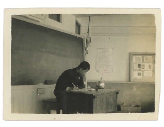 60s “I AM STUDYING ” vintage Black/White snapshot photo Asian Student At School