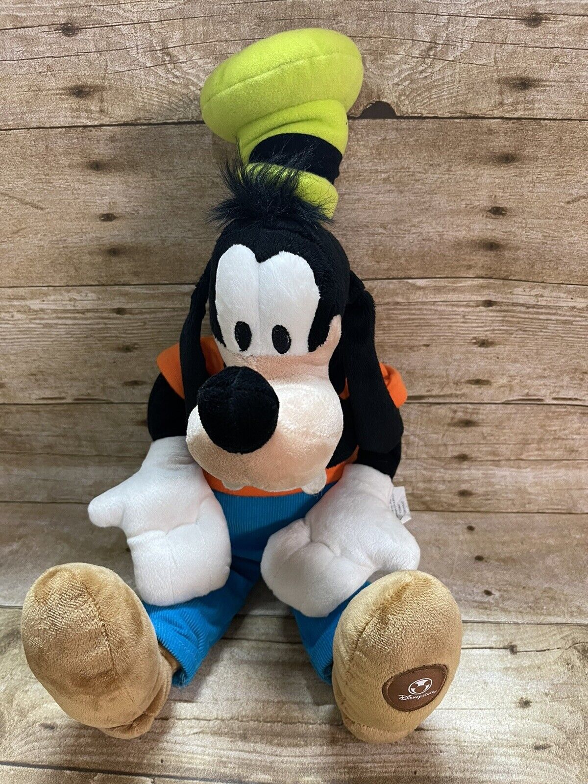 Disney Store Goofy 18\
