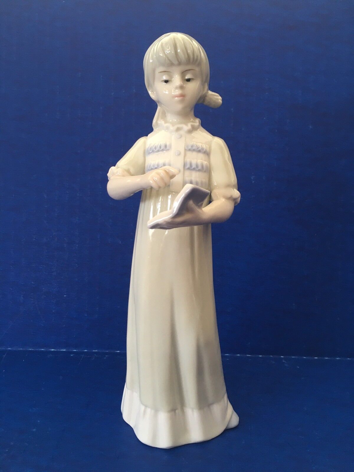 KPM Royal Porzellan Bavaria 1950 Germany porcelain Figurine School Girl Teaching