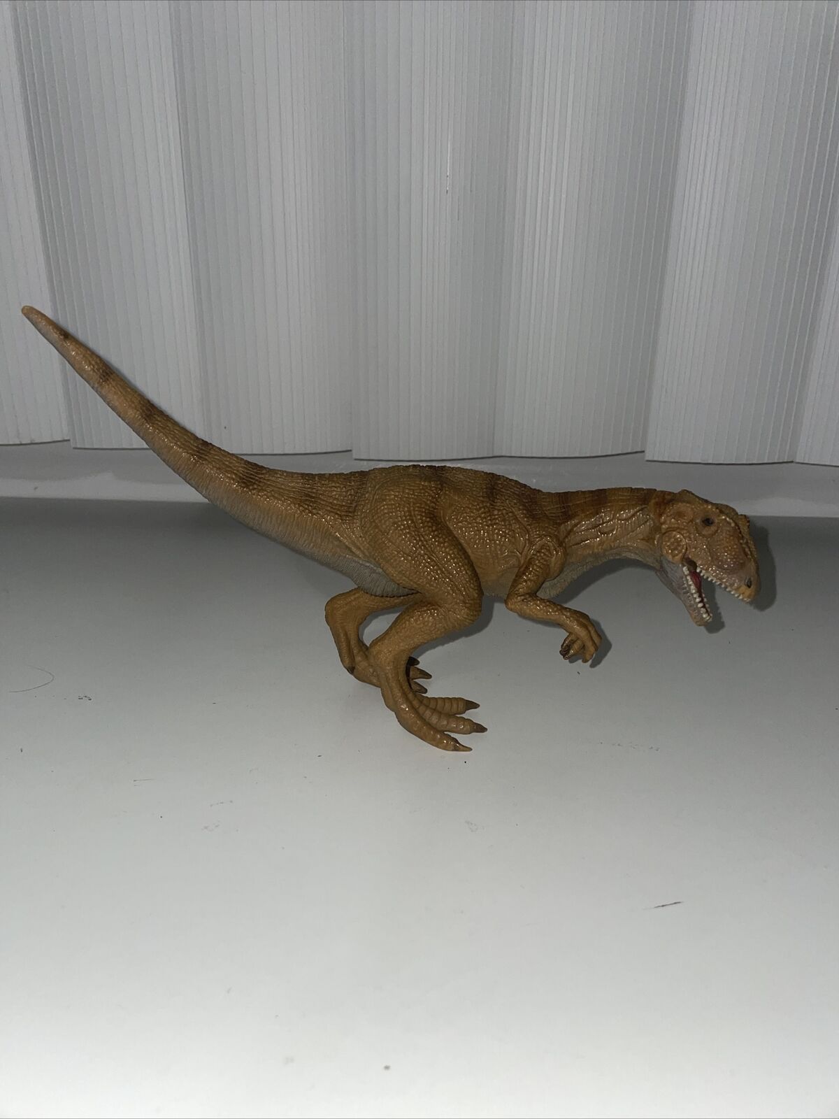 Allosaurus jaw moves  Schleich Dinosaur Figure Animal Toy Dino Retired papo