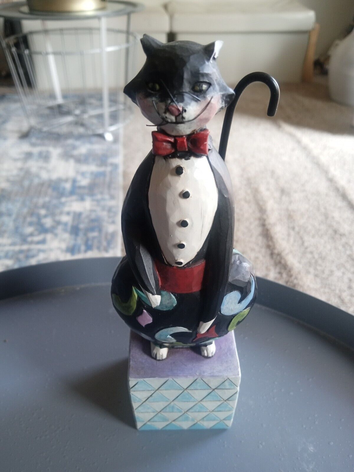 2009 jim shore tuxedo cat figure Alfred with cane standing on pyramid design 