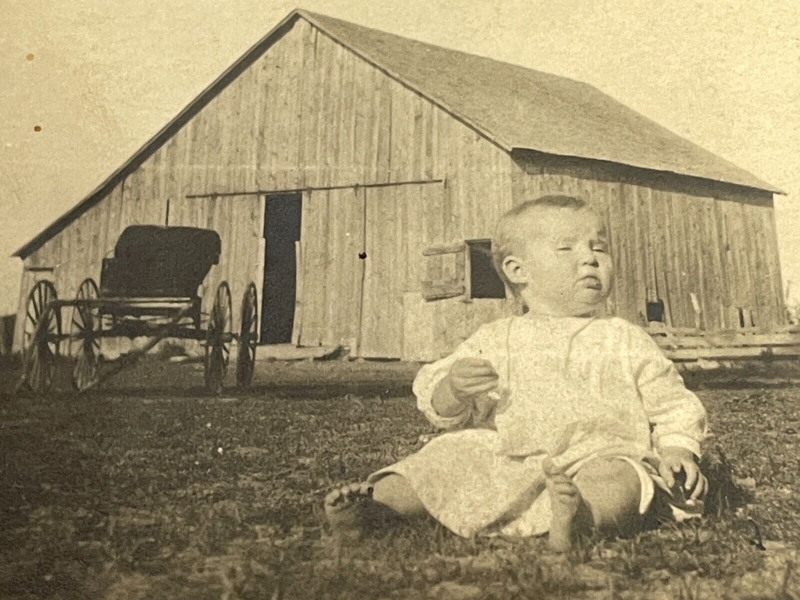 H7 Photo Postcard Baby Artistic POV On Farm Homestead Buggy Barn 
