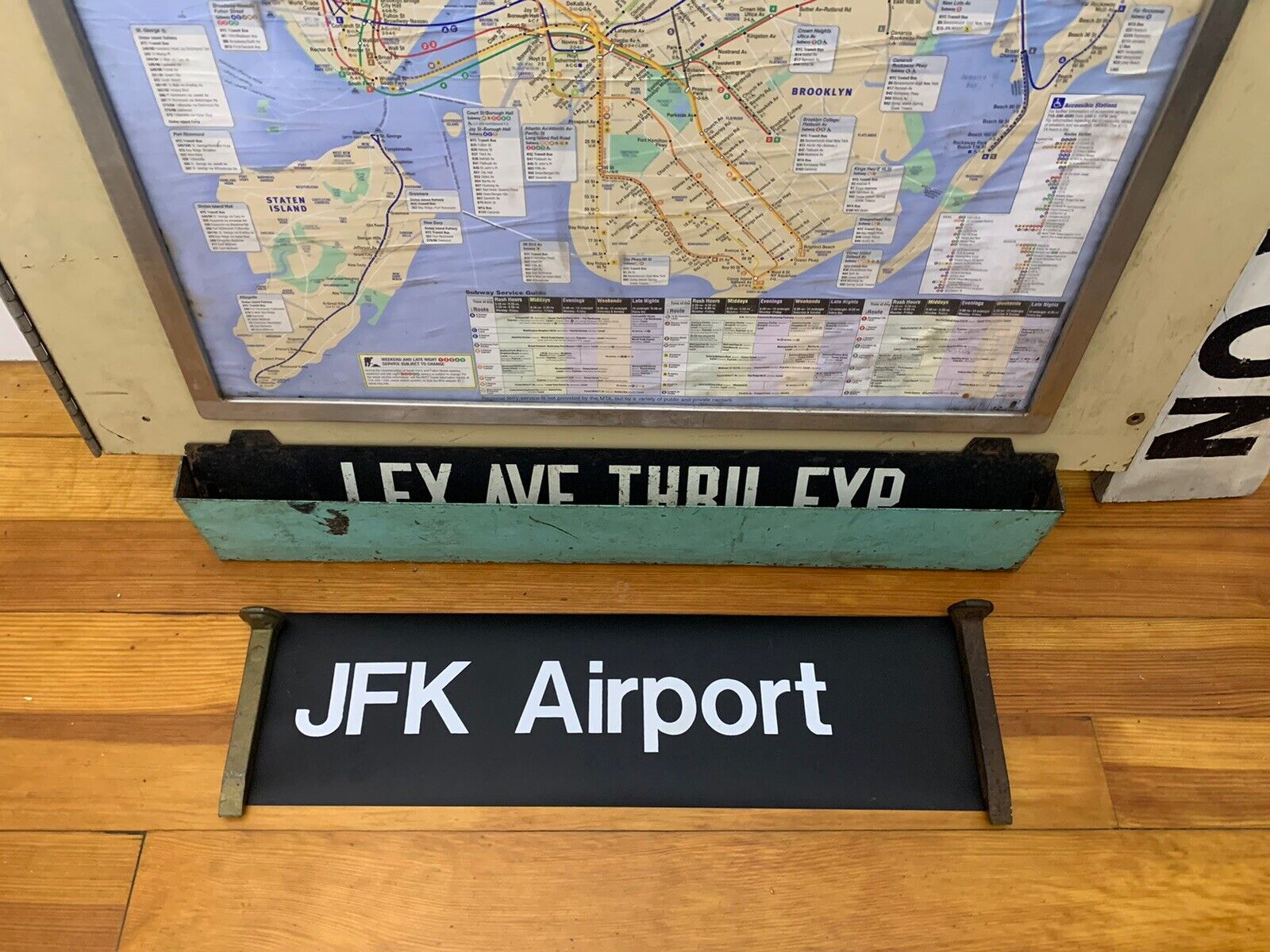 R32 NYC SUBWAY ROLL SIGN JFK INTERNATIONAL AIR AMERICAN AIRLINES DELTA JET BLUE