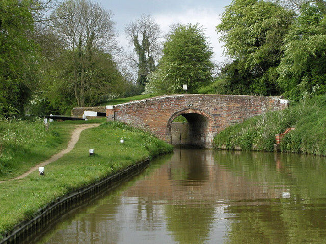 Photo 6x4 Upper Heyford on the Oxford Canal Upper Heyford\/SP4926  c2001