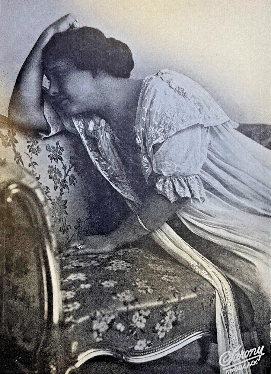 1907 Vintage Magazine Illustration Actress Margaret Illington