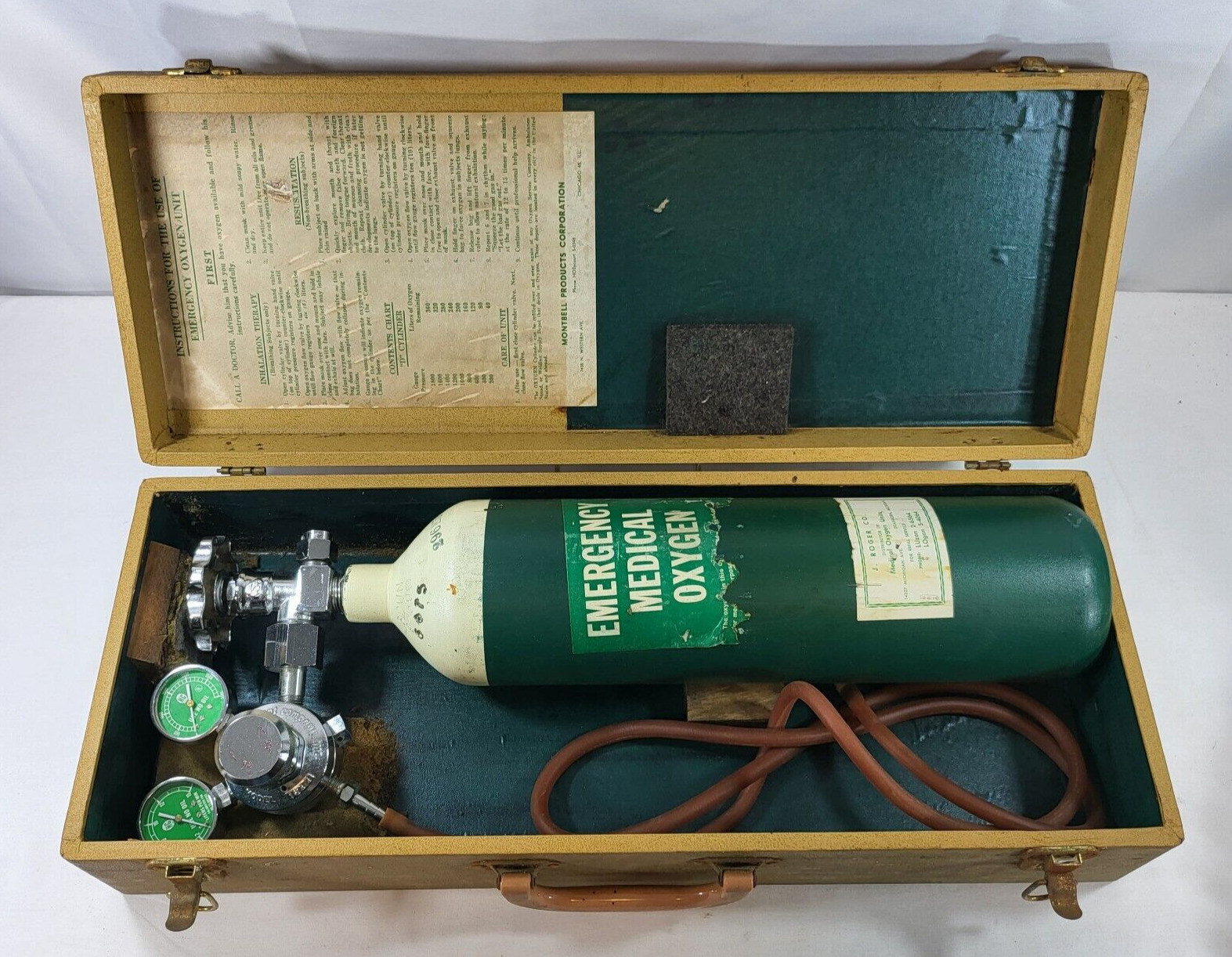 1959 Emergency Medical Oxygen Tank with Regulator & Case - Montbell Products Co.