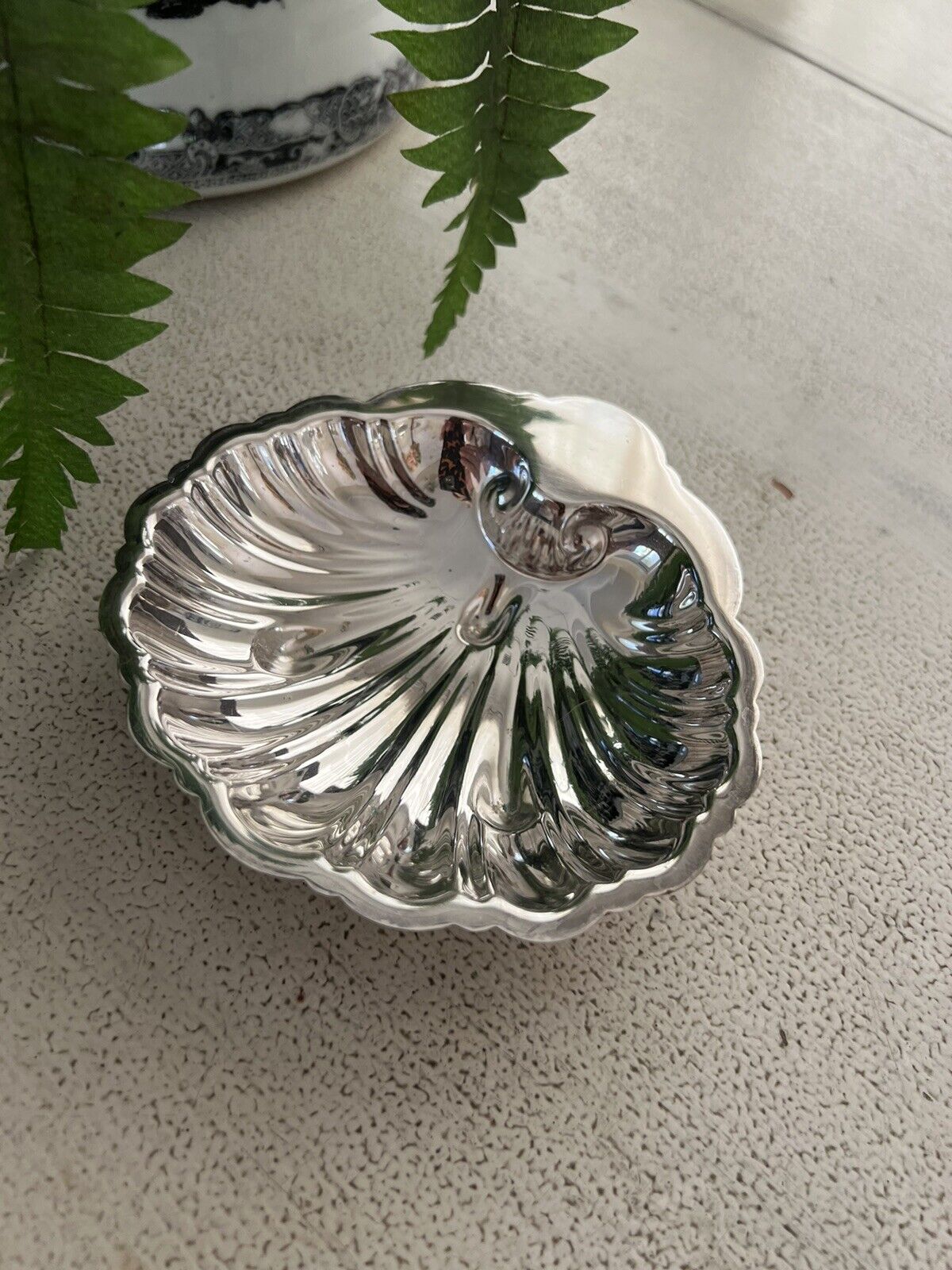 Vintage Silverplated Shell Made in England By Barker Brothers