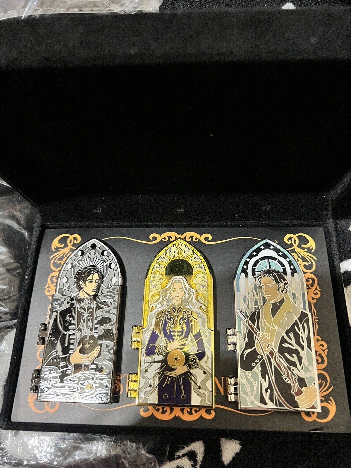 Saints And Soldiers Pin Set Owlcrate Leigh Bardugo Grishaverse