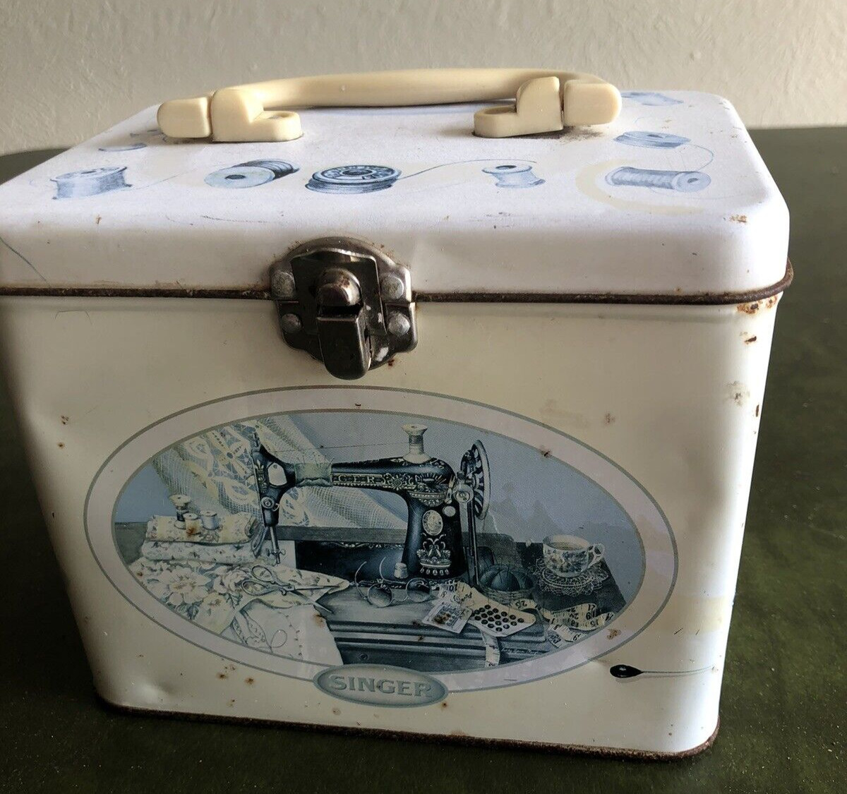 Vintage 1940's Singer Sewing Machine Accessory Box with lid, white and blue