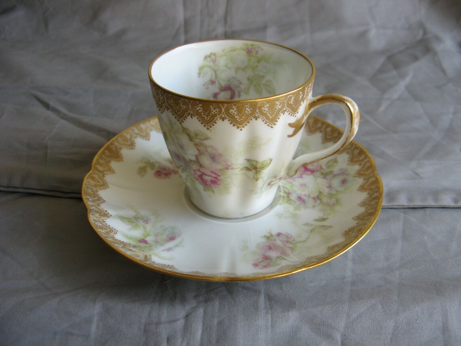 Very beautiful porcelain cup and saucer from Limoges Haviland France circa 1920
