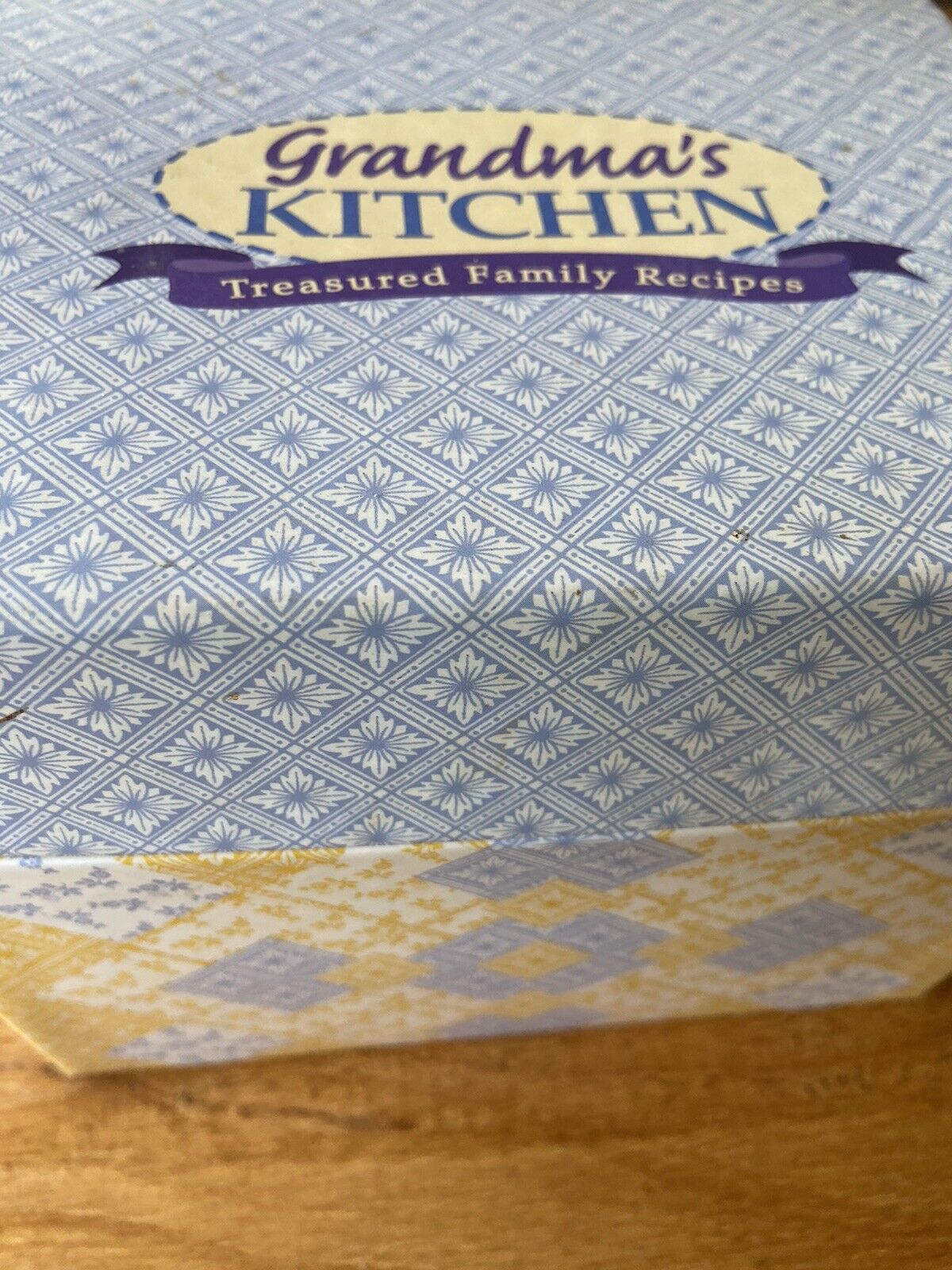 Vintage Grandma\'s Kitchen Treasured Family Recipes In Box Over 300 Recipes 