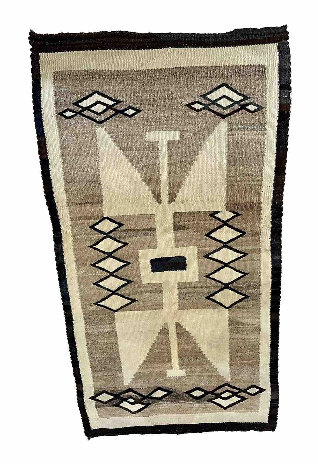 Vintage Crystal Navajo rug Handspun, Two Grey Hills Diamond Pattern 51”x28”