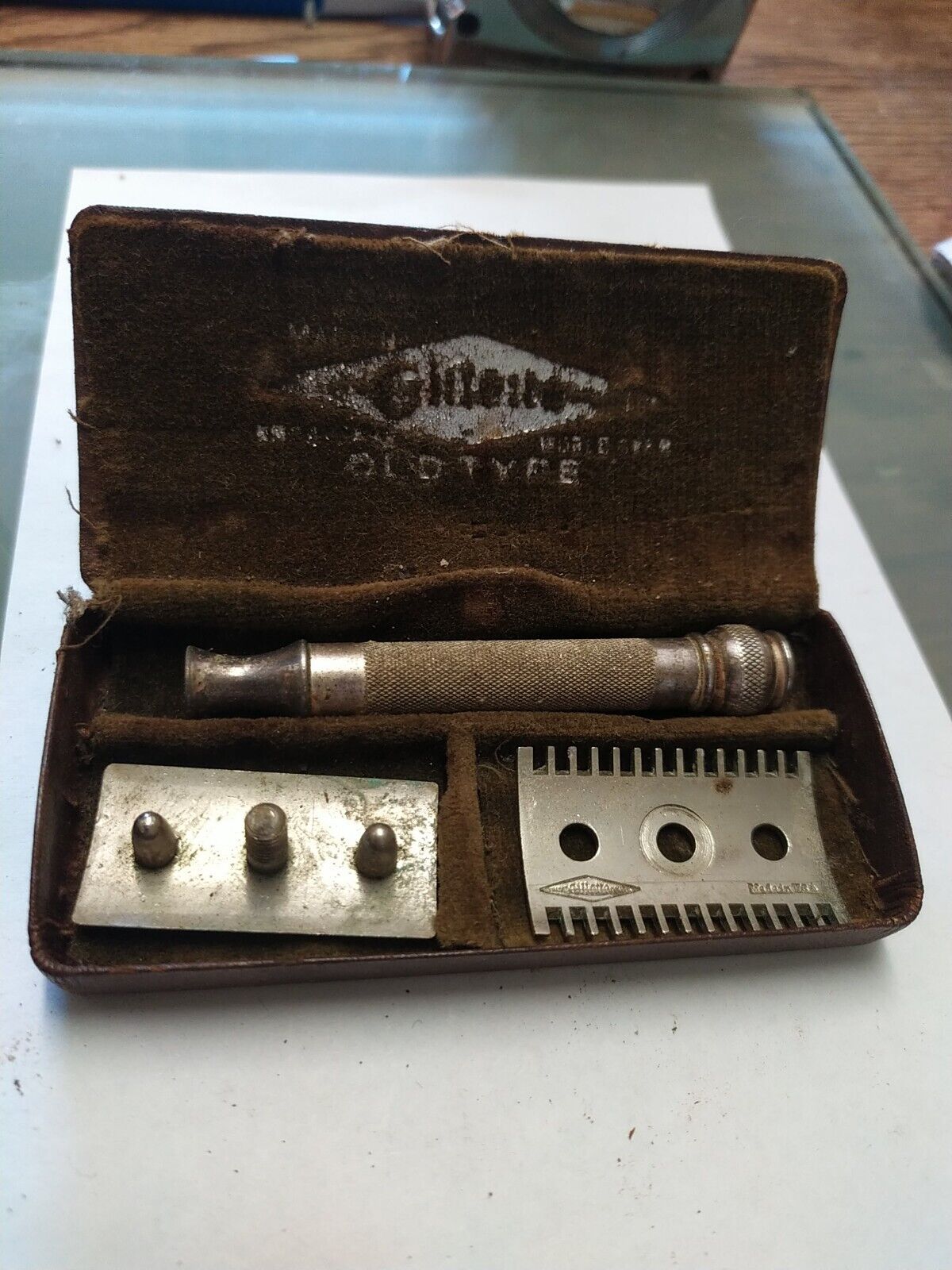 Vintage 1920s Gillete Trademark OLD TYPE  shaving kit Made in U.S.A. felt case