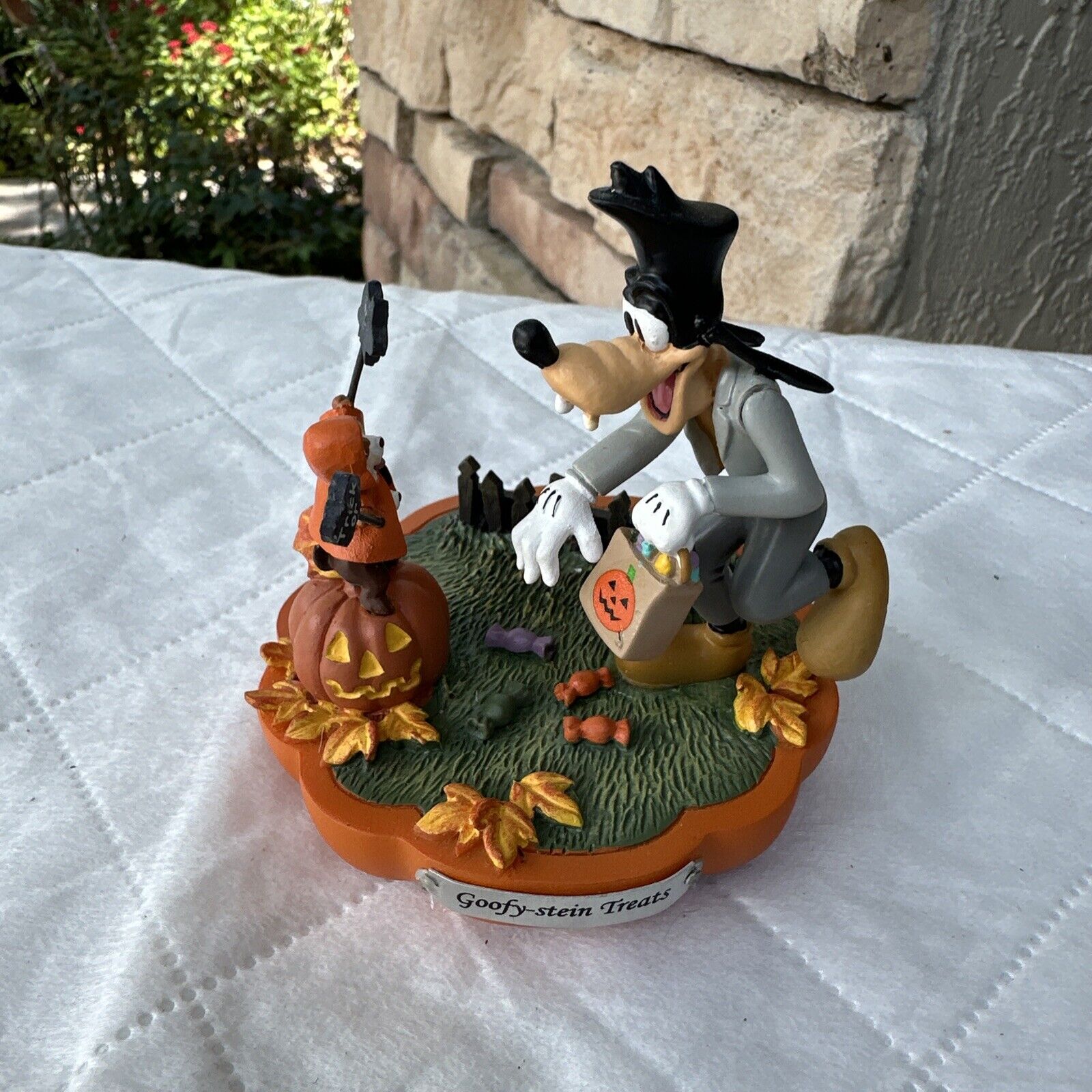 Disney Hawthorn Village Mickey  Spooktacular Halloween Figurine Chip Dale Goofy