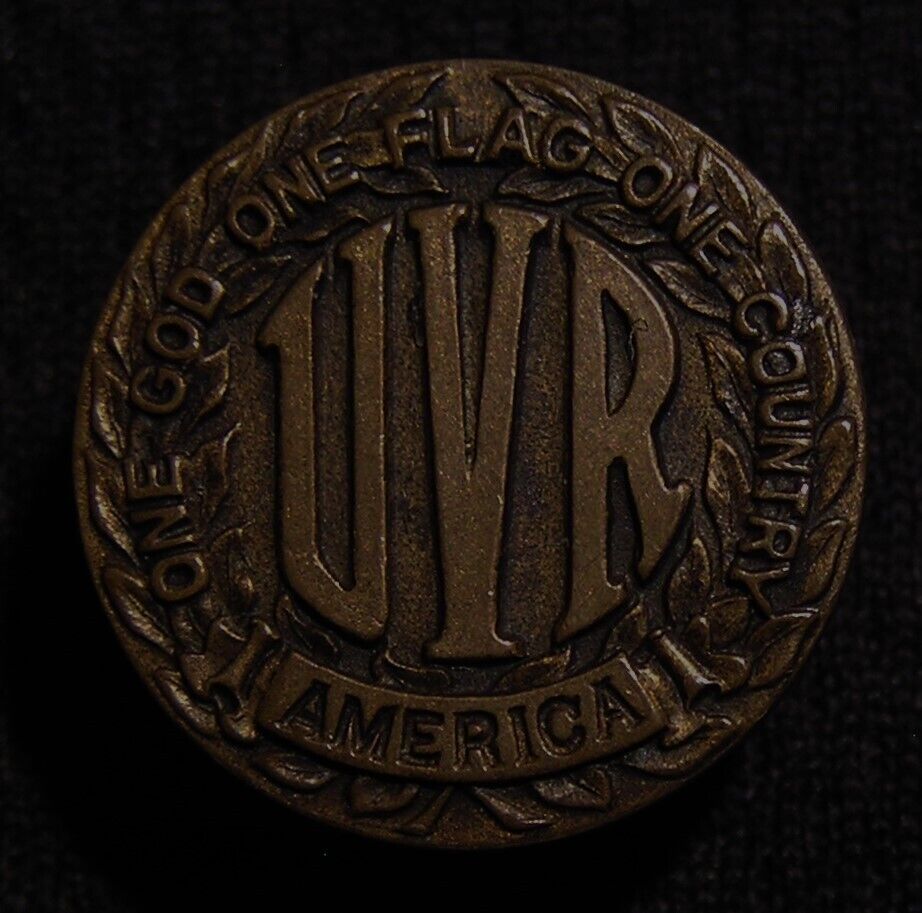 RARE WWI UVR UNITED VETERANS OF THE REPUBLIC ONE GOD FLAG COUNTRY BUTTON STUD