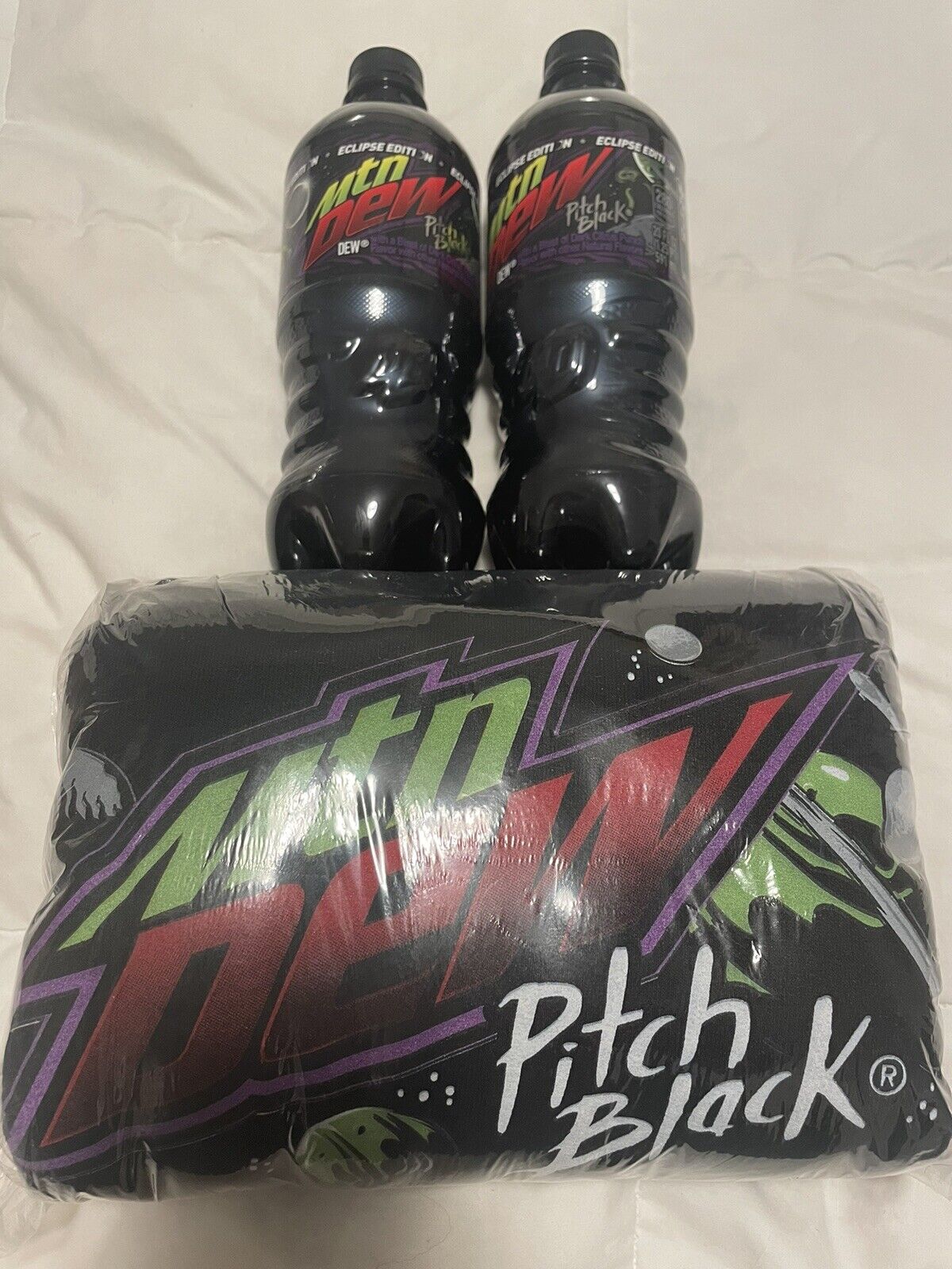 MTN DEW Pitch Black LIMITED EDITION Solar Eclipse 2 bottles & Hoodie 